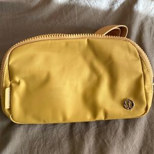 Lululemon Everywhere Belt Bag